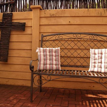 Ruresta Guesthouse Bloemfontein Bagian luar foto