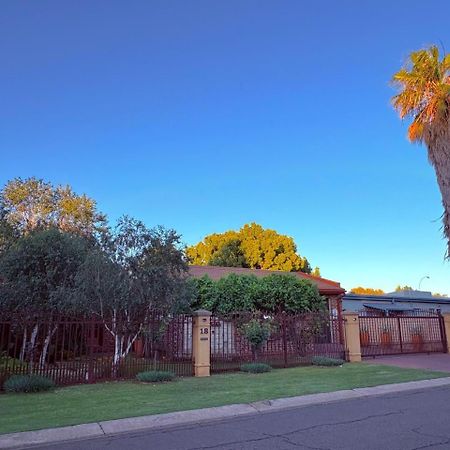 Ruresta Guesthouse Bloemfontein Bagian luar foto