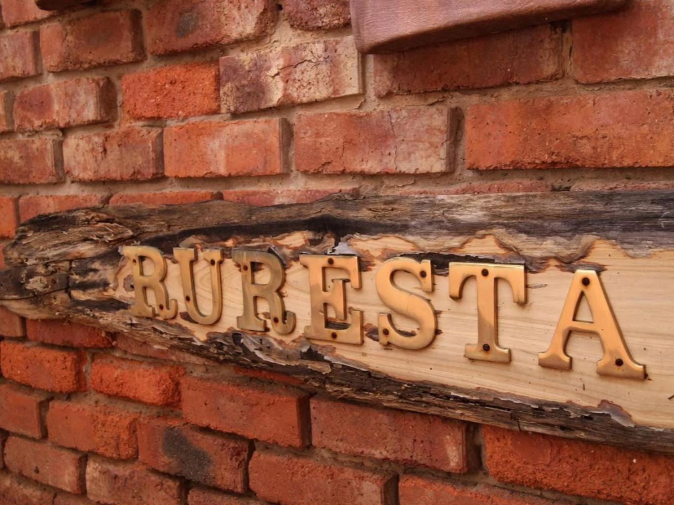 Ruresta Guesthouse Bloemfontein Bagian luar foto