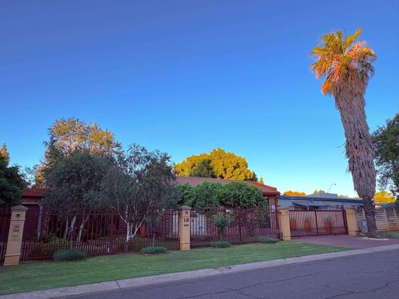 Ruresta Guesthouse Bloemfontein Bagian luar foto